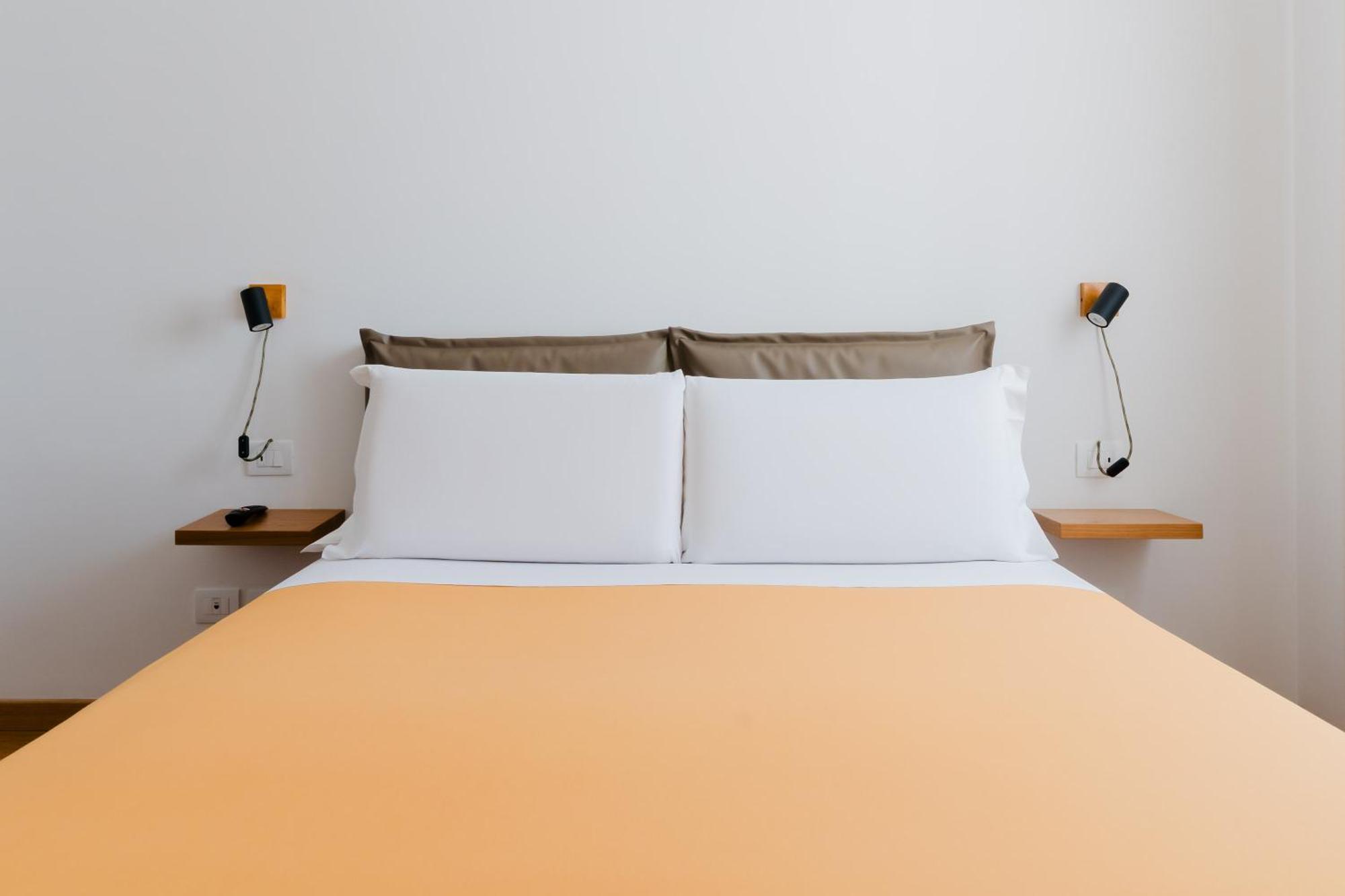 Glass House - Smart Rooms & Parking Lecce Exterior foto